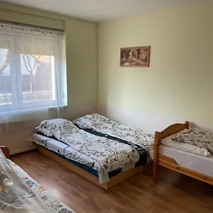 Red Locomotive Apartament Budapeszt